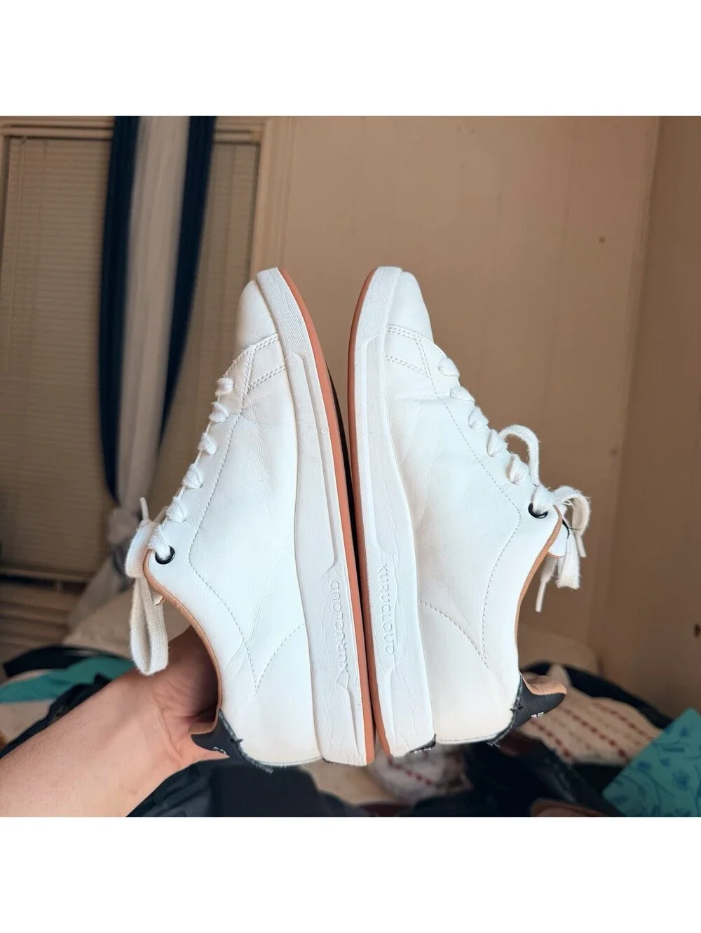 Kuru Roam Classic Court Womens Size 8.5 White Athletic Leather Shoes Sneakers